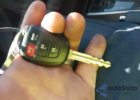 2016 Toyota Corolla Le z USA, uszkodzony, nr VIN 2T1BURHE3GC650961